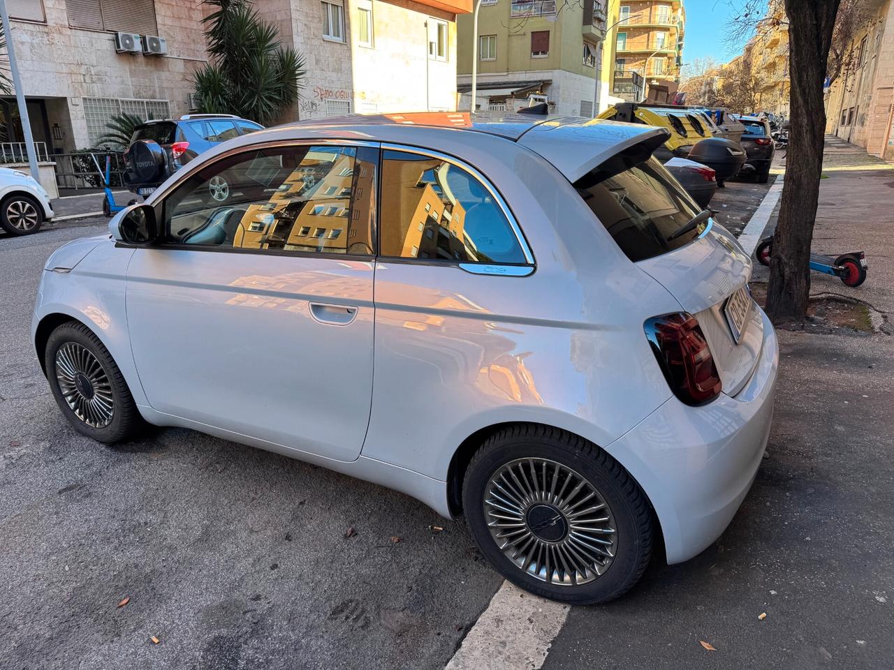 Fiat 500 500e Berlina 42 kWh Icon