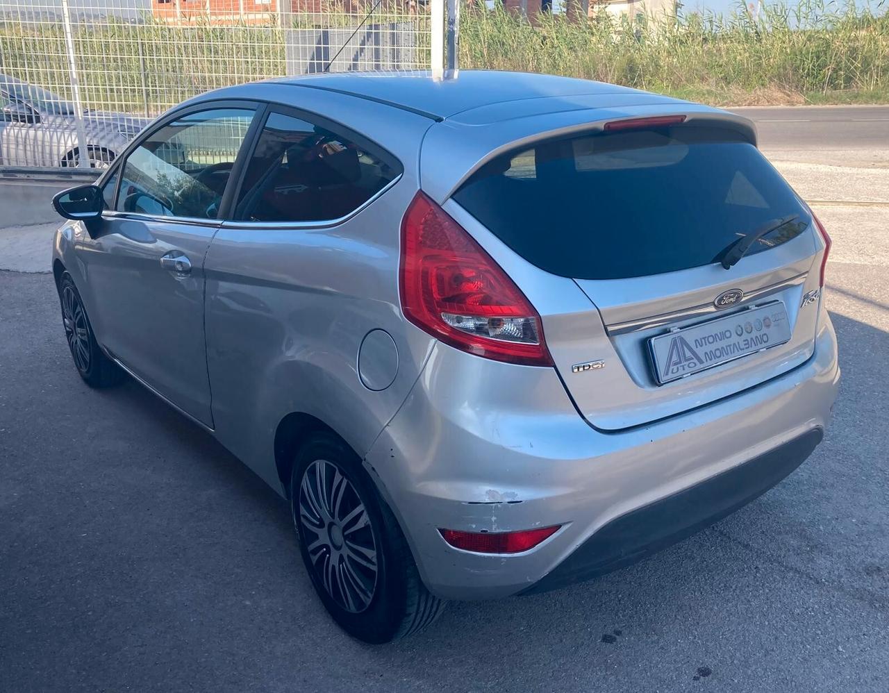 Ford Fiesta 1.4 TDCi 68CV 3 porte Titanium