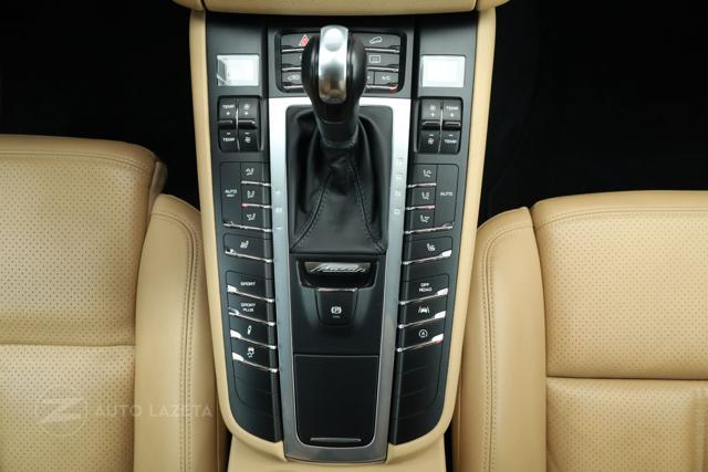 PORSCHE Macan 2.0 Sedili Riscaldabili Volante Elettrico 4x4