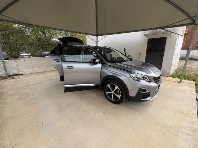 PEUGEOT 3008 PureTech 130 Allure POCHI CHILOMETRI TENUTA BENE