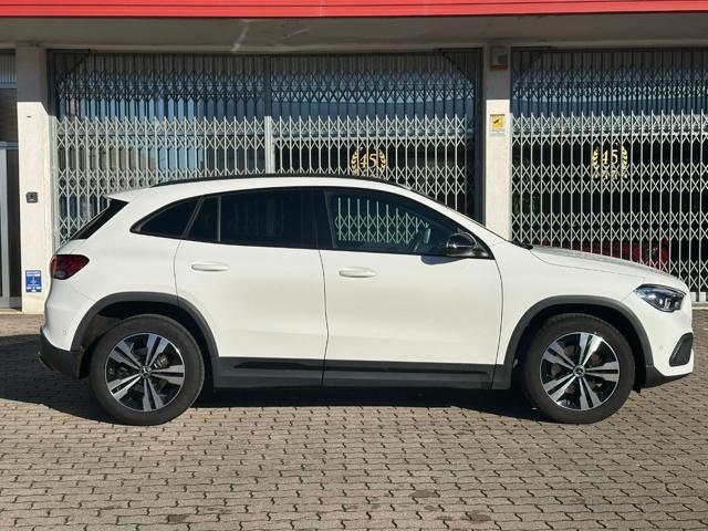 MERCEDES-BENZ GLA 200 Automatic SPORT