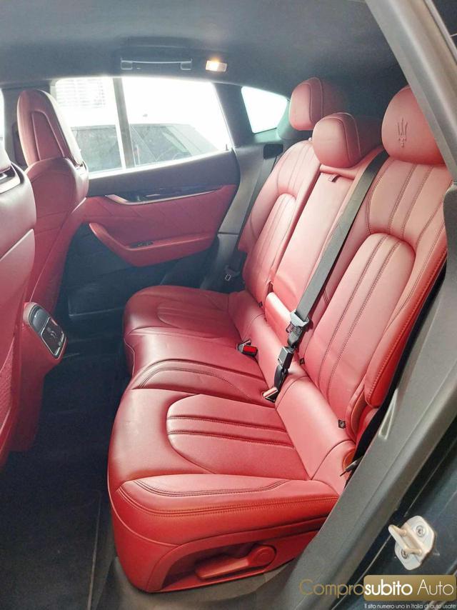 MASERATI Levante V6 AWD Gransport 37.000km