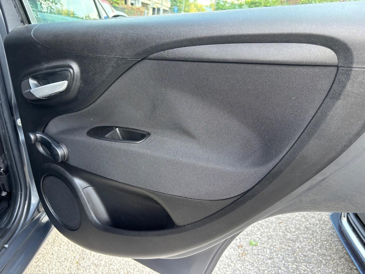 Fiat Punto 1.2 8V 5 porte Lounge OK Neopatentati