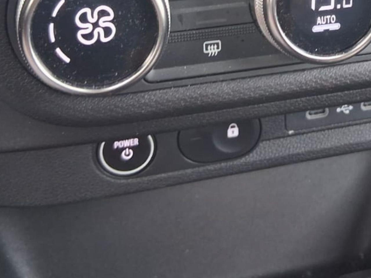 Renault Twingo E-Tech electric techno 80 cv urban range