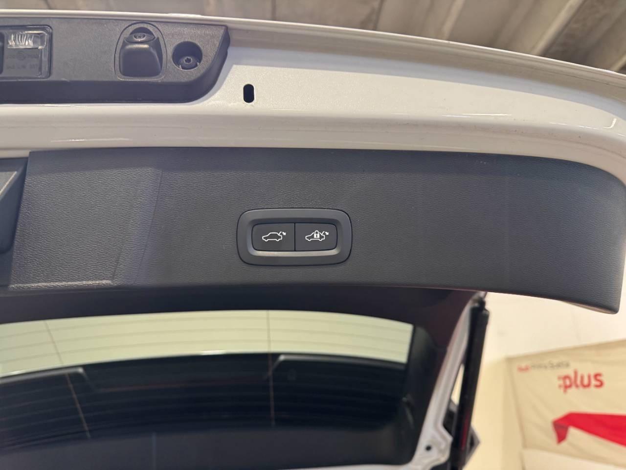 VOLVO XC40 T2 CORE AUTO