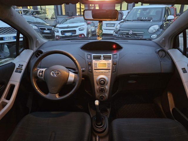 TOYOTA Yaris 1.0 5 porte Sol