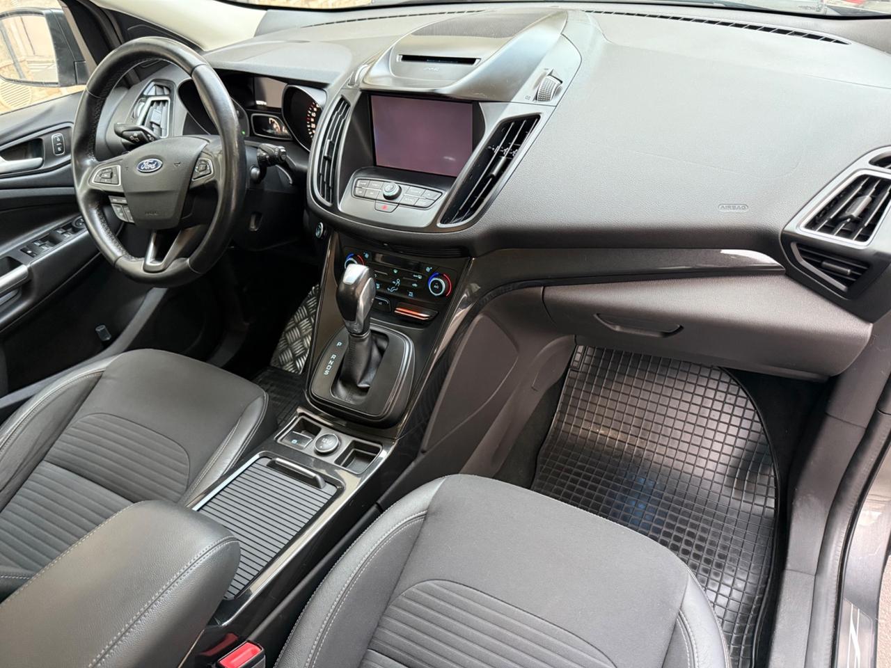 Ford Kuga 1.5 TDCI 120 CV S&S 2WD Powershift Titanium