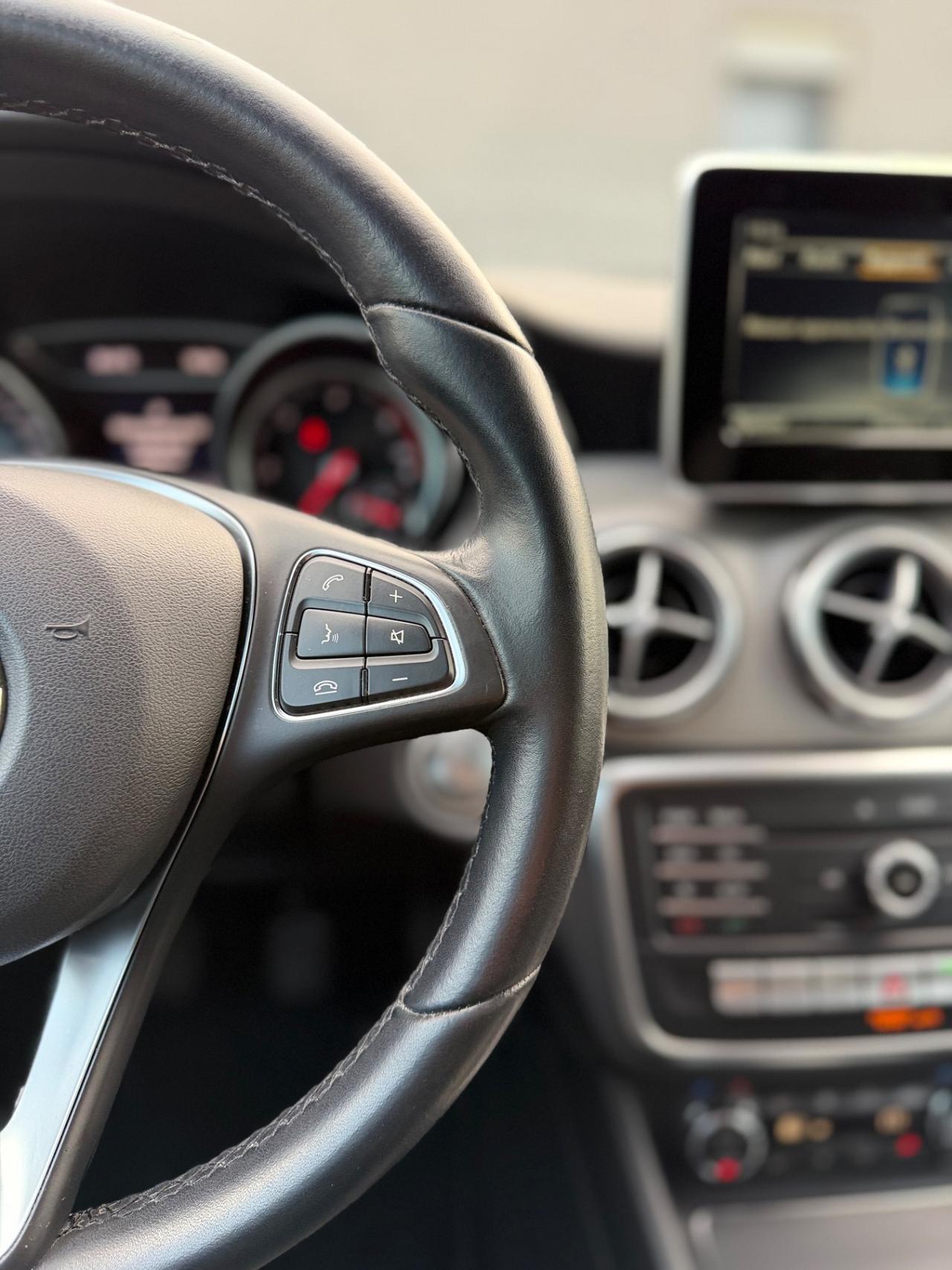 Mercedes-benz GLA 200 d Automatic Premium