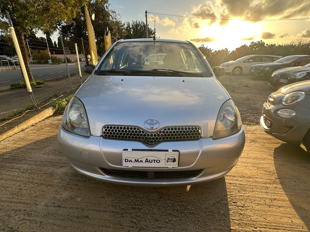 Toyota Yaris 1.0i 16V cat 5 porte Sol