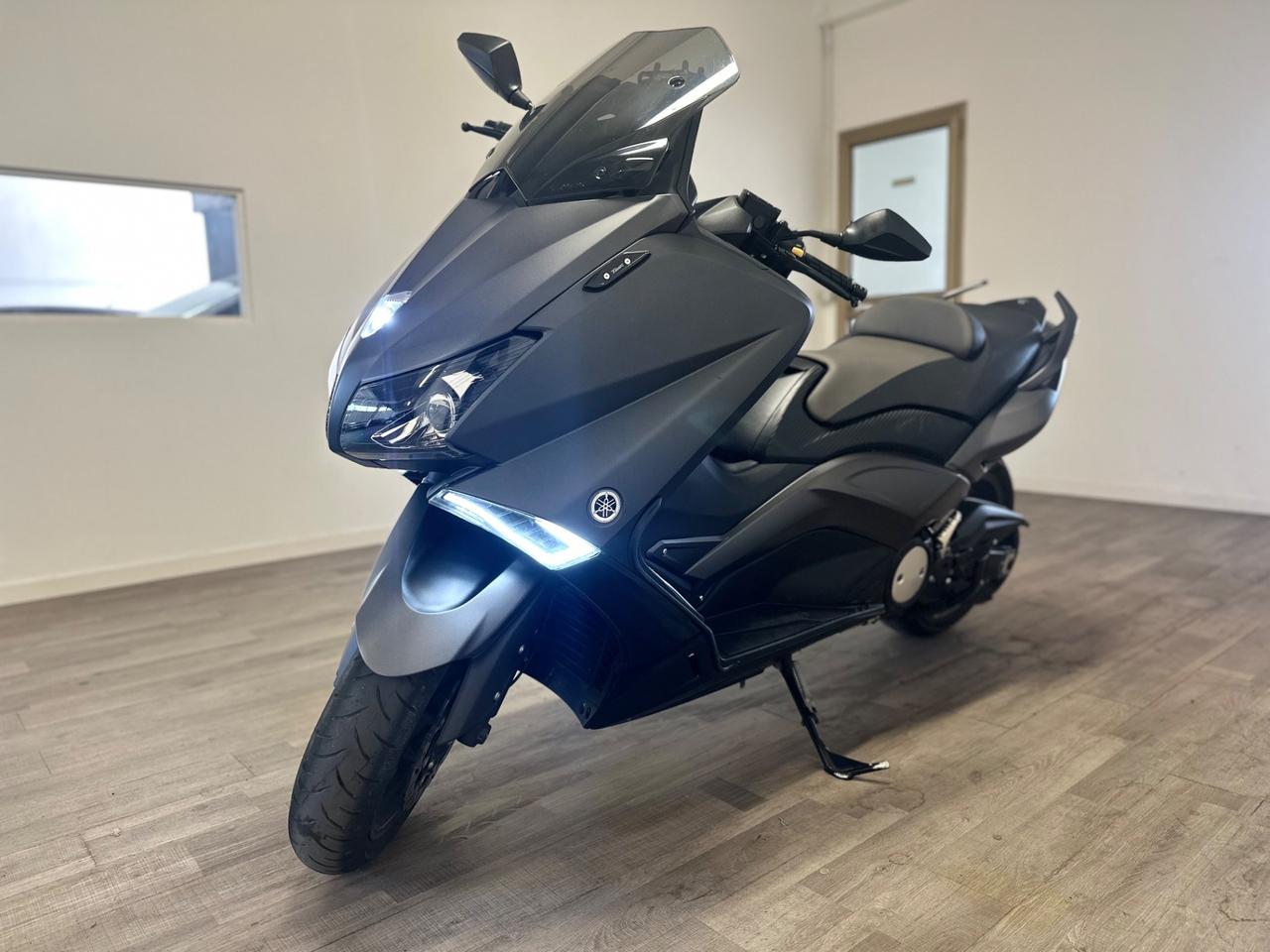 Yamaha TMAX 530 Iron Max SCARICO AKRAPOVIC