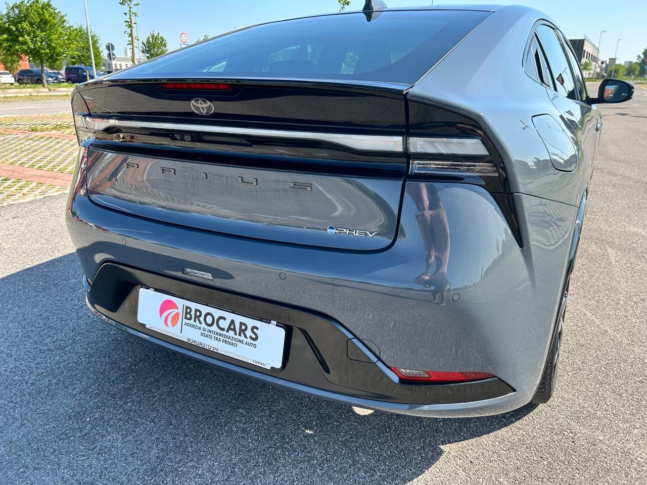 Toyota Prius 2.0 Plug-in Hybrid Lounge