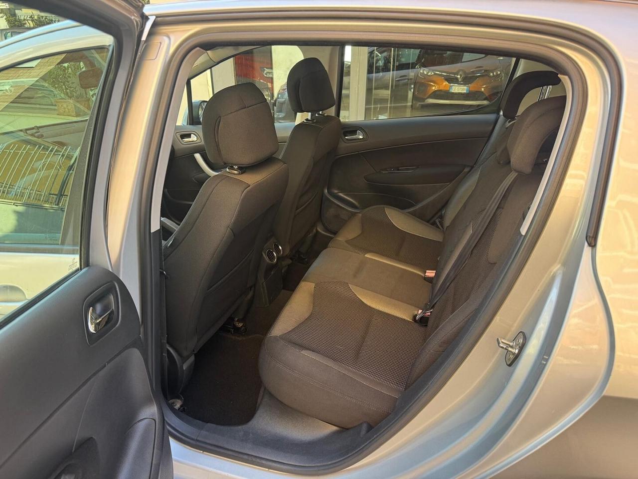 PEUGEOT 308 1.6 HDi 90CV 5 porte Tecno