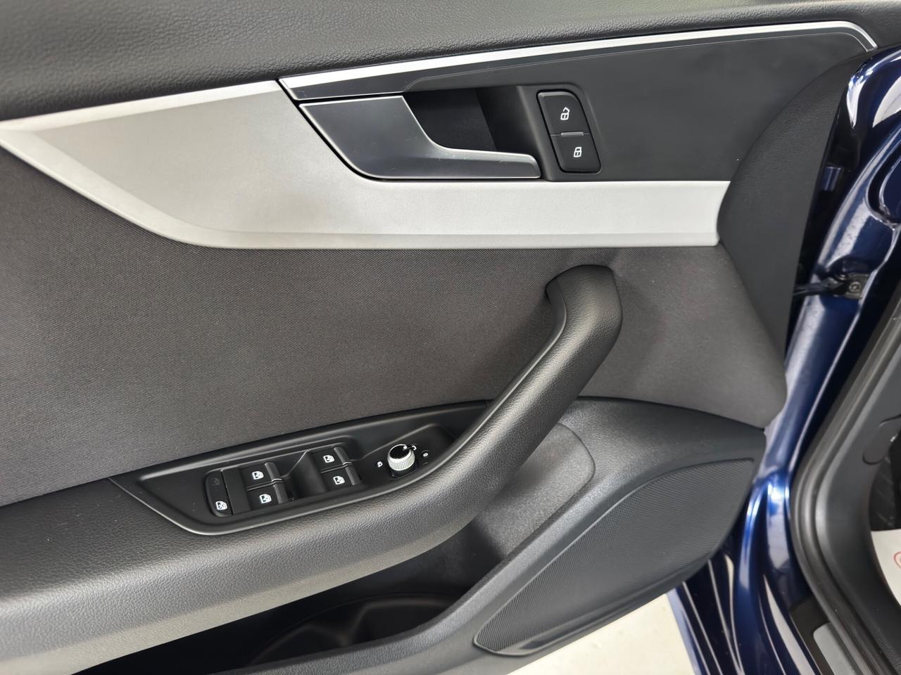 Audi A4 Avant 40 TDI quattro S tronic Business Advanced