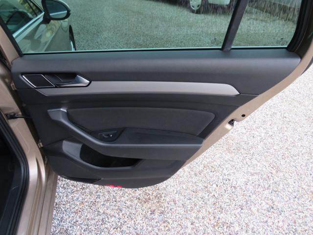 VOLKSWAGEN Passat Variant 1.6 TDI DSG BlueMotion Tech.