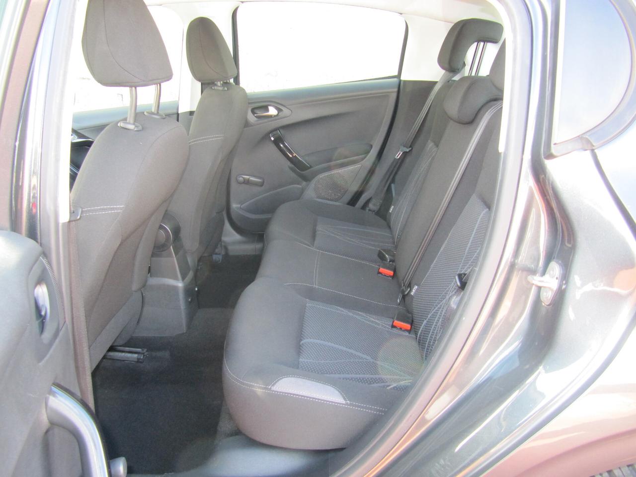 Peugeot 208 1.4 HDi 68 CV 5 porte Allure - 2015