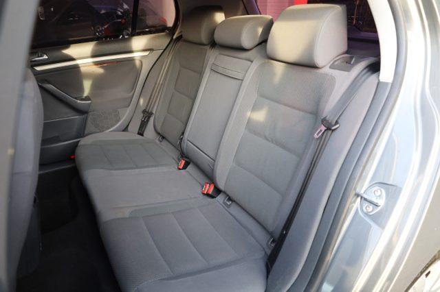 VOLKSWAGEN Golf V 1.6 Benzina 5 Porte Comfortline per NEOPATENTATI