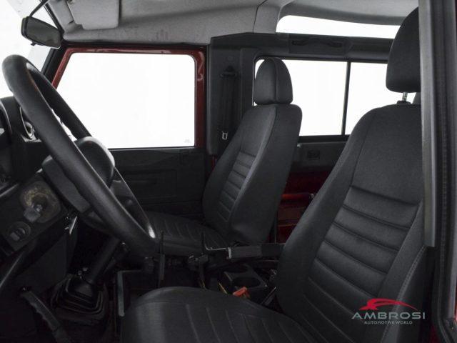 LAND ROVER Defender 90 2.4 TD4 Station Wagon E