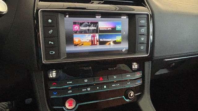Jaguar F-Pace F-Pace 2016 2.0d Portfolio AWD 180cv auto-tetto pan-autom-