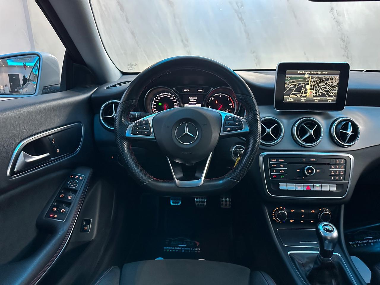Mercedes-benz CLA 200 d Premium