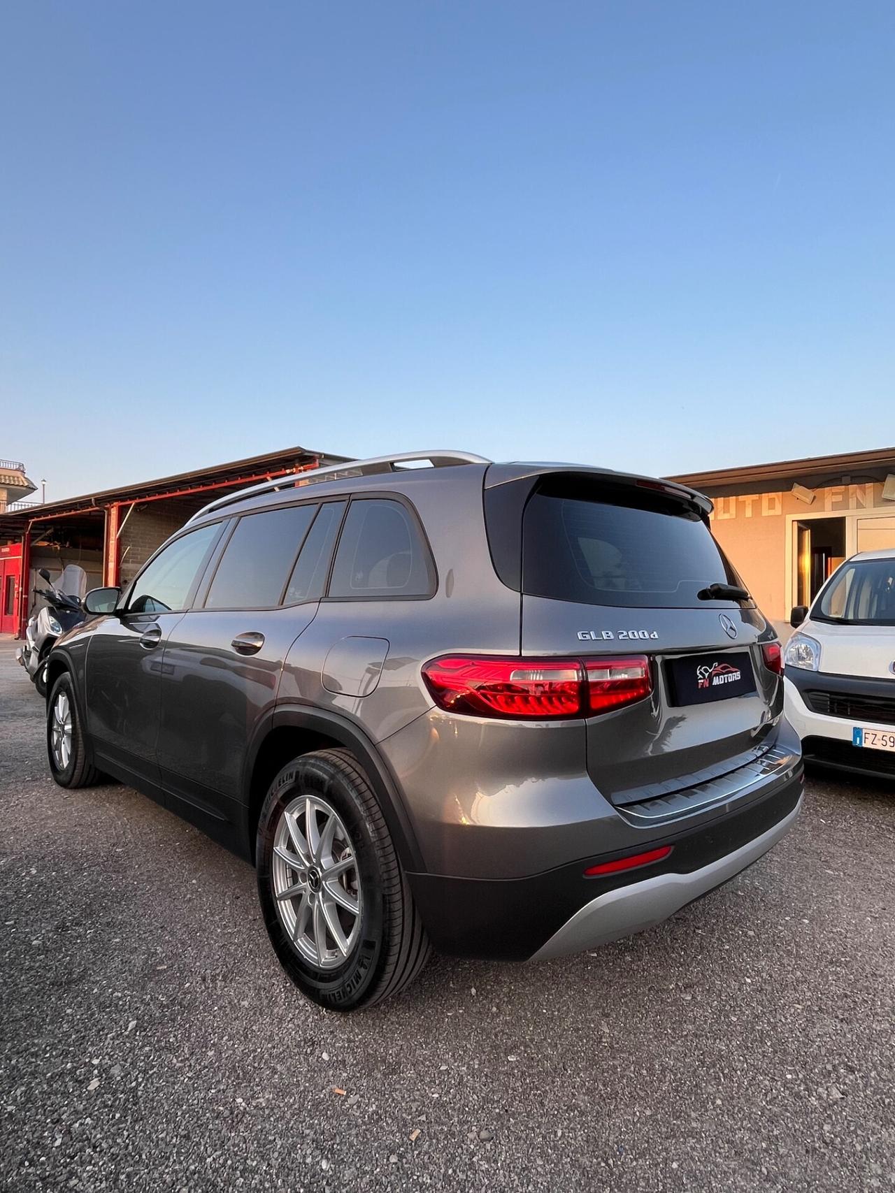 Mercedes-benz GLB 200