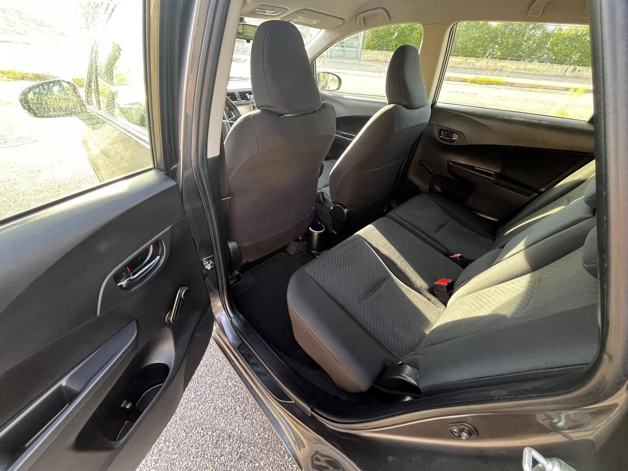 Toyota Verso-S 1.3 MT