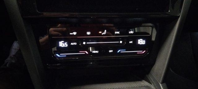 VOLKSWAGEN Passat VAR. 2.0 TDI DSG Business LED