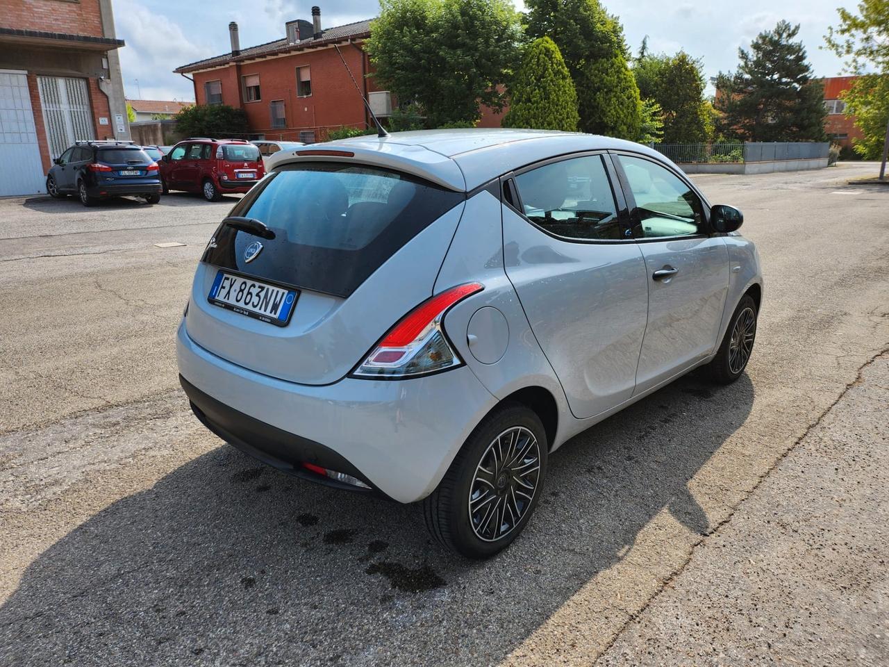 Lancia Ypsilon 1.2 69 CV 5 porte GPL Ecochic Gold