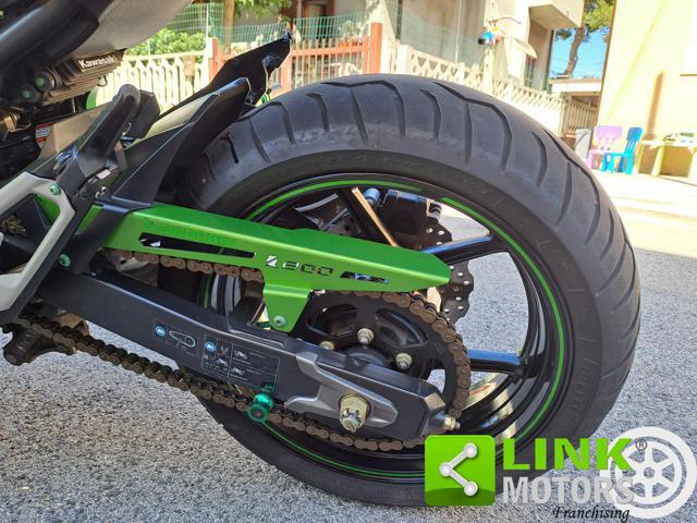 KAWASAKI Z 800 .
