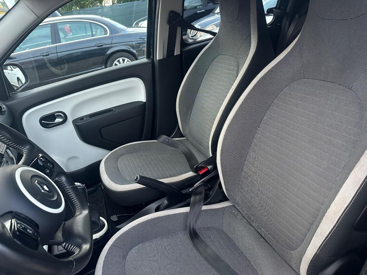 Renault Twingo. 1.0 benzina 2018 12 mesi di garanzia cambio /motore