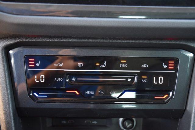 VOLKSWAGEN Tiguan 2.0 TDI SCR Life *Telecamere 360, Sedili risc.*