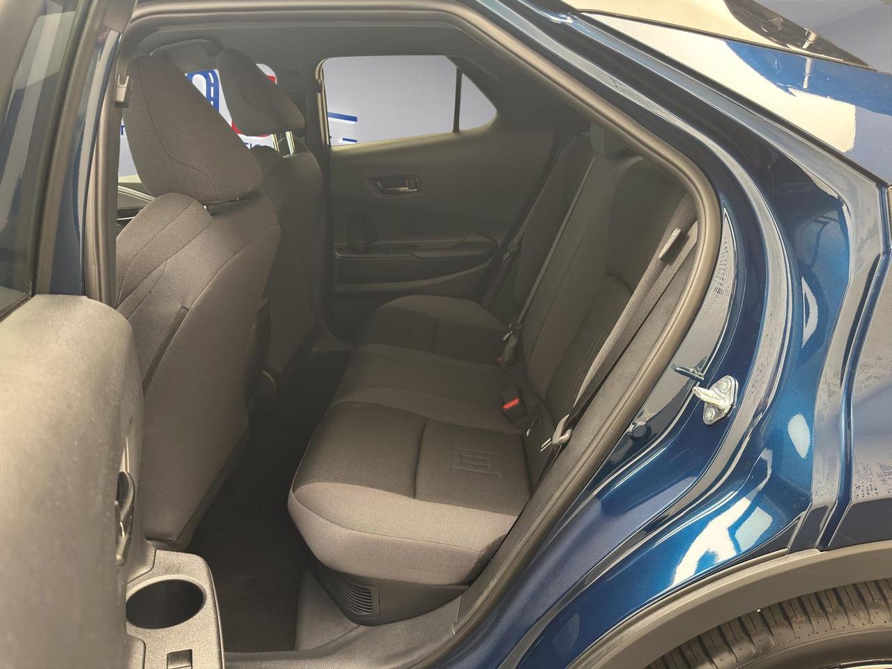 Toyota C-HR 2.0 hev Trend awd e-cvt