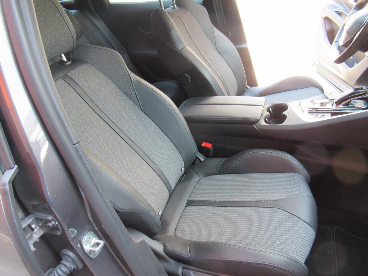 Peugeot 3008 BlueHDi 130 S&S EAT8 Allure Pack N1