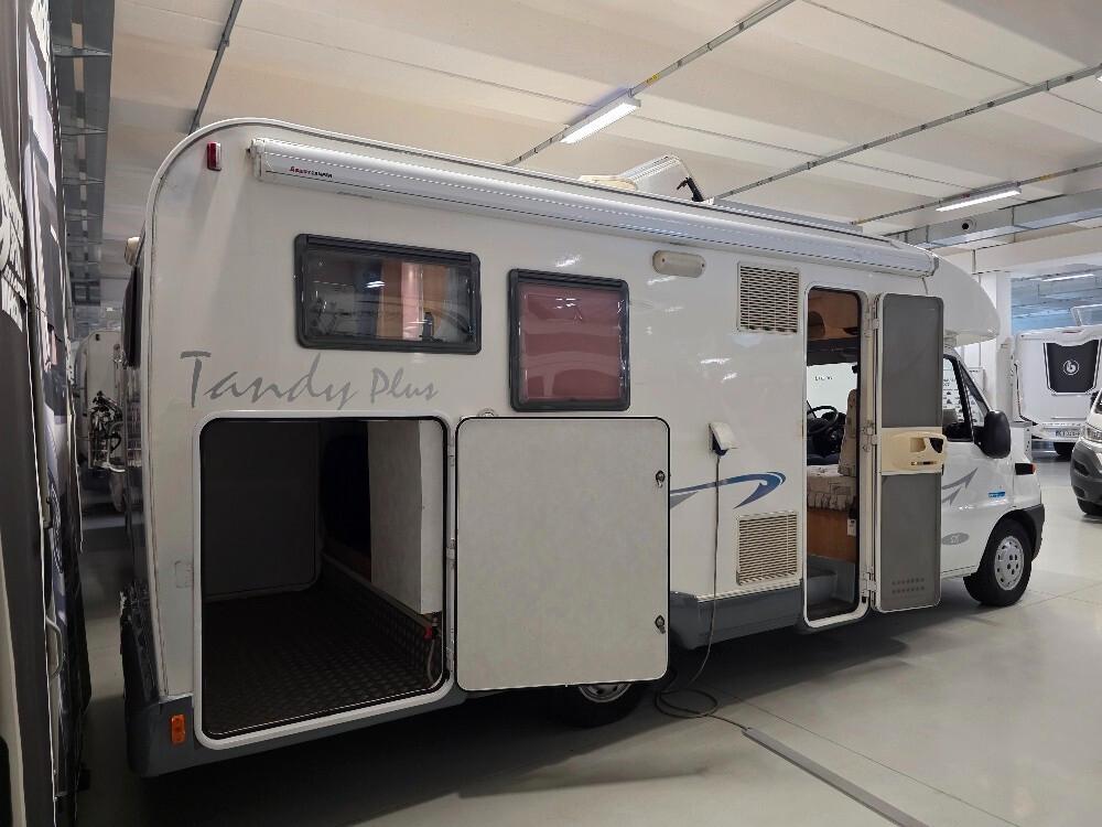CAMPER MCLOUIS TANDY 670