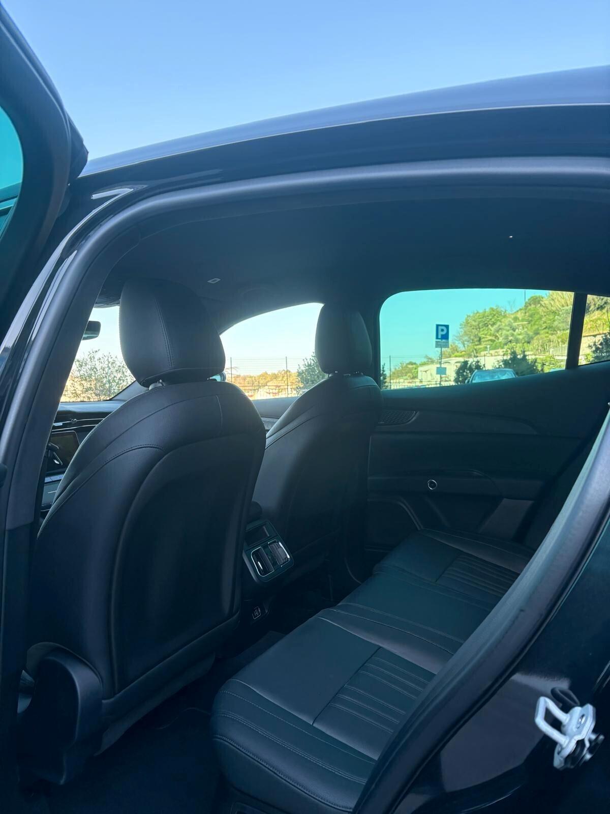 Maserati Grecale MHEV 300 CV AWD GT