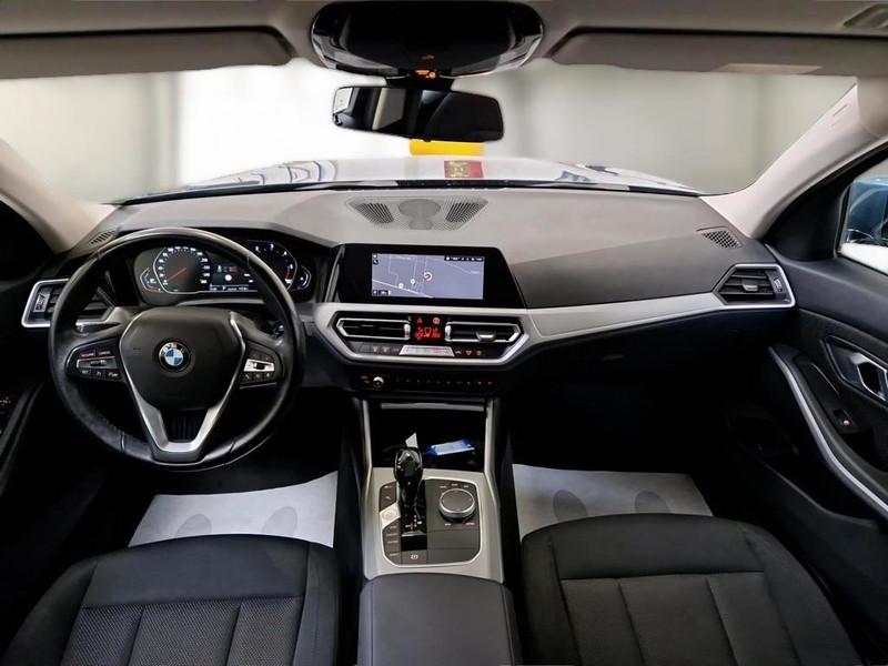 BMW 318 48V Business Advantage Touring auto