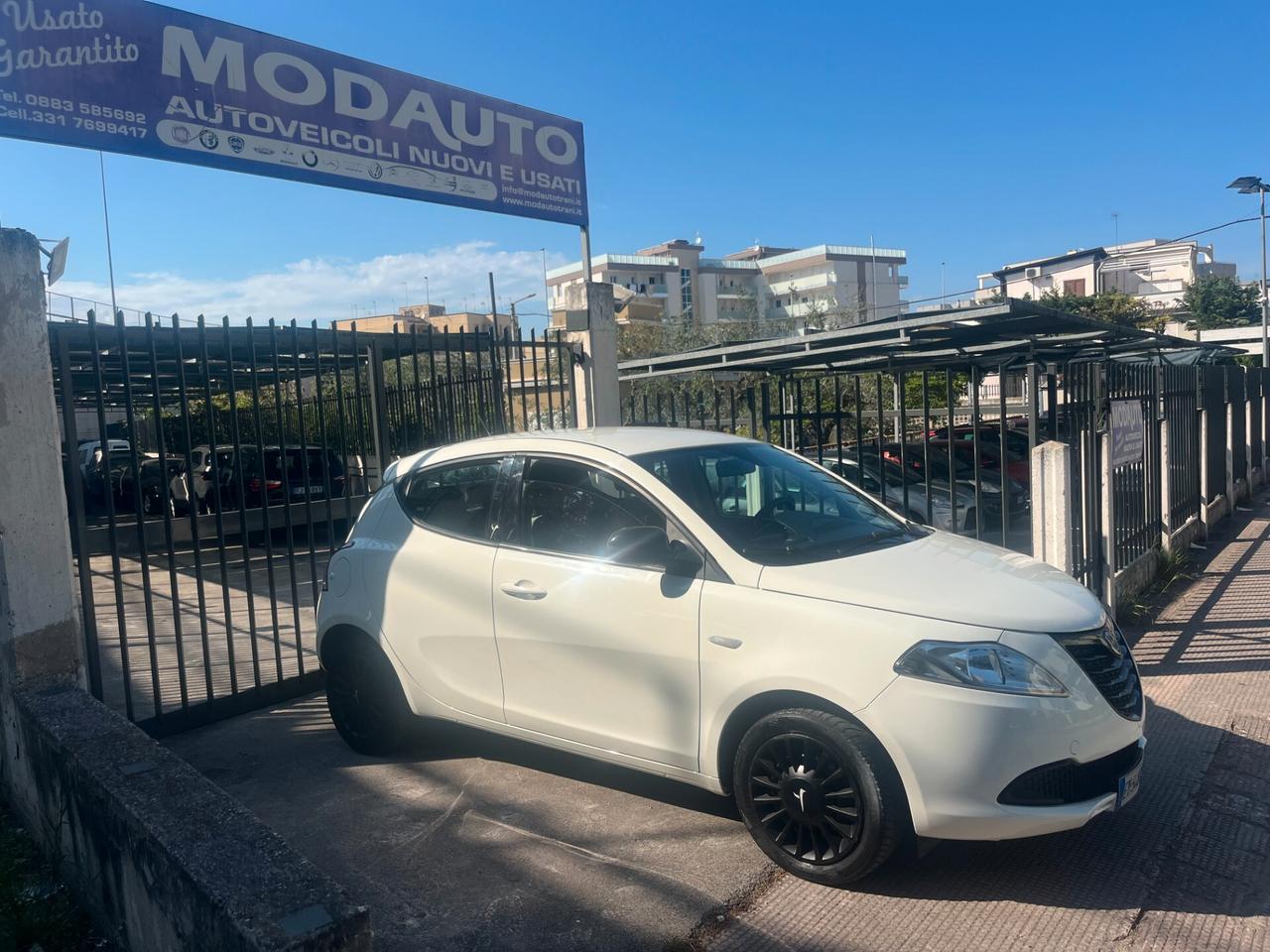 Lancia Ypsilon 1.2 69 CV 5 porte X NeoPatentati