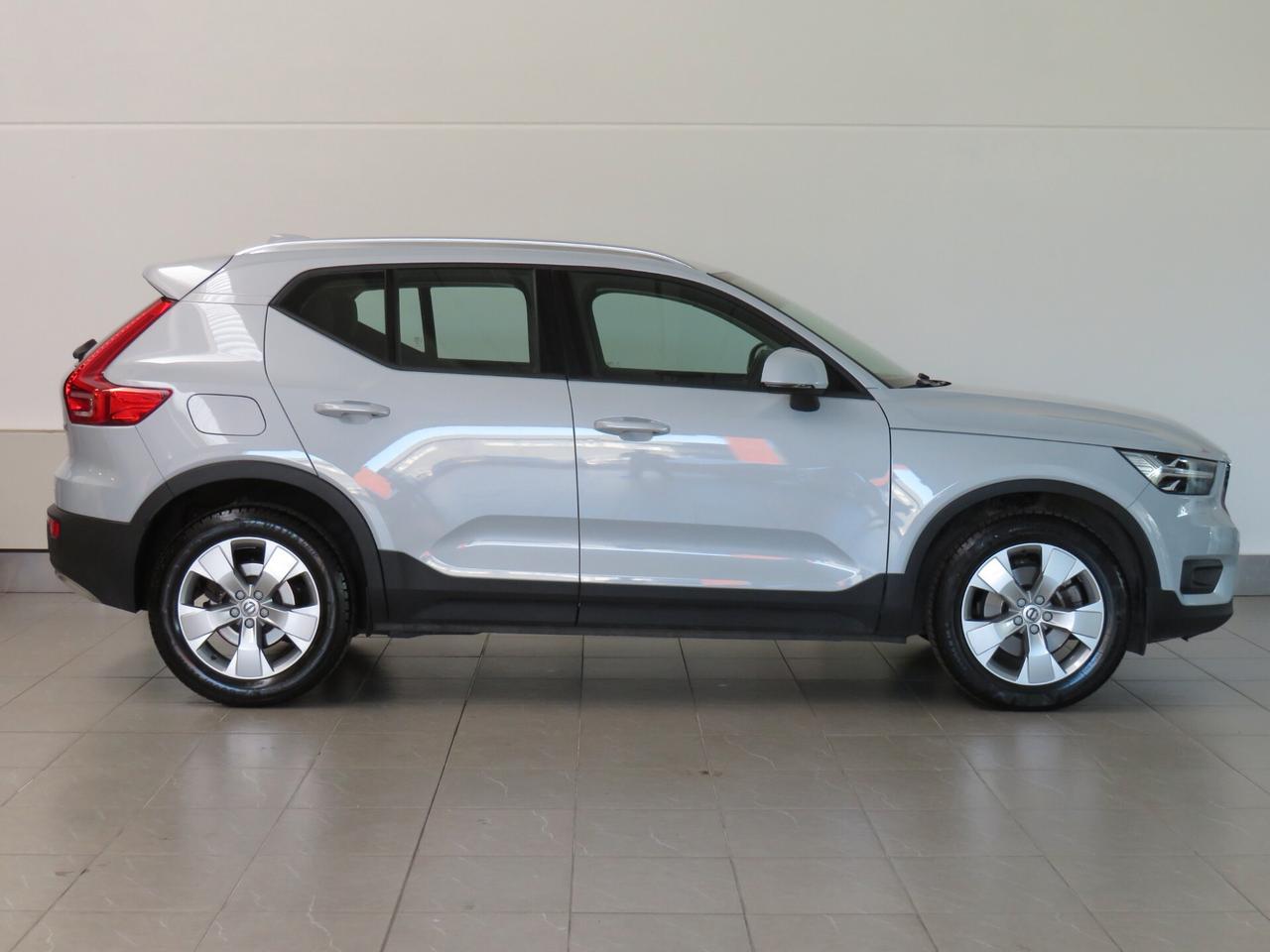Volvo XC40 B4 AWD Geartronic Momentum