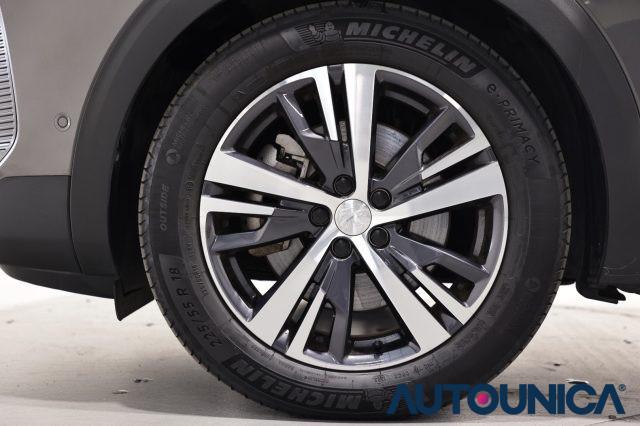 PEUGEOT 3008 HYBRID4 300 E-EAT8 ALLURE PACK PLUG-IN