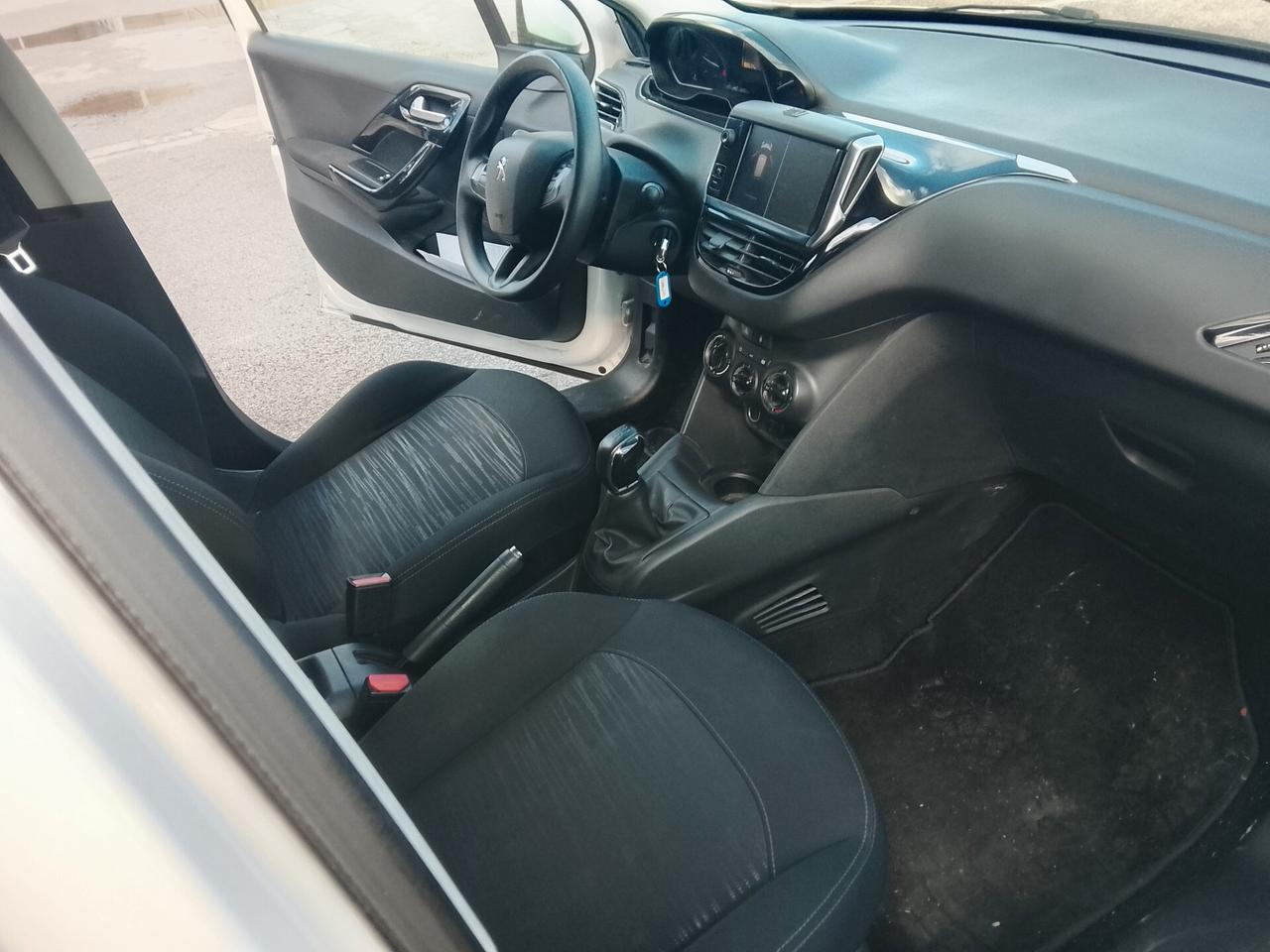 Peugeot 208 Van 1.6 HDi detraibile al 100%