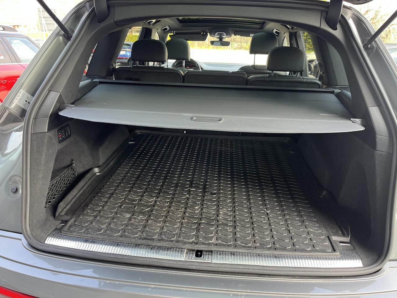 AUDI Q 7 3000 TDI 272 CV S.LINE ( GANCIO TRAINO )