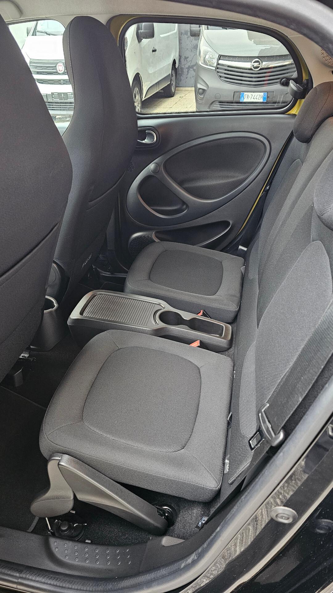 Smart ForFour 90 0.9 Turbo twinamic Passion UNIPRO NAV ANDROID TAGL UFF LED RETROCAM