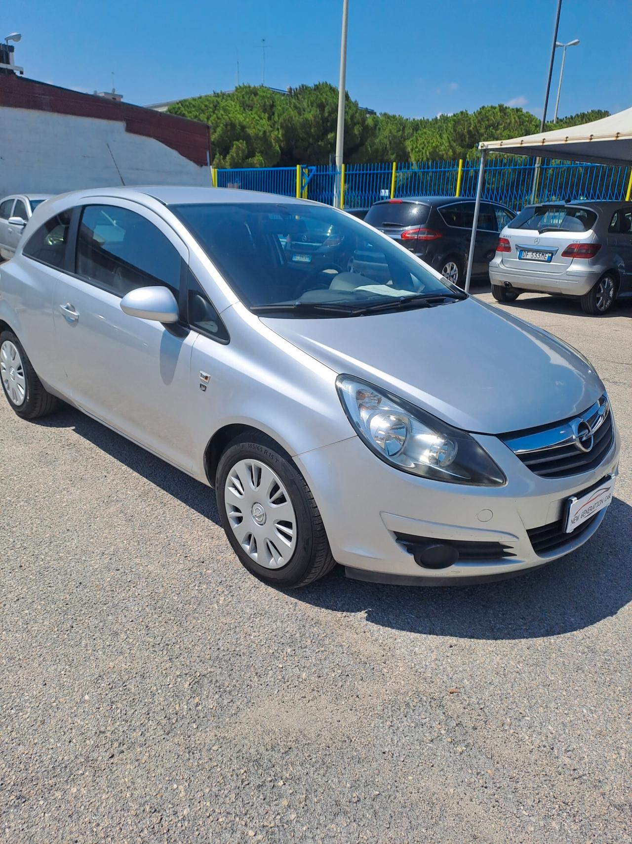 Opel Corsa 1.2 3 porte Club