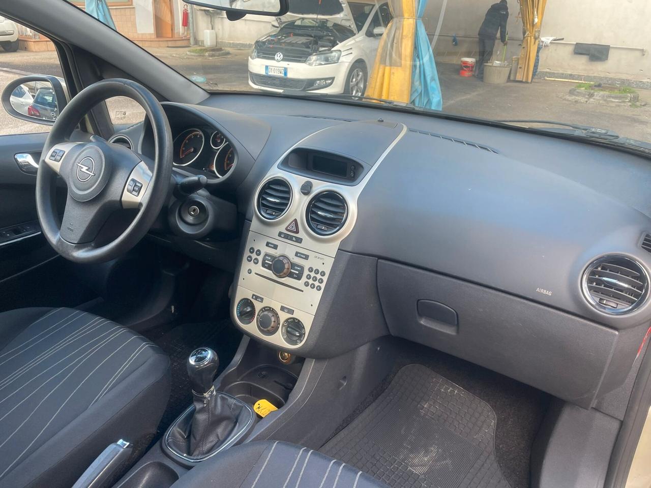 Opel Corsa 1.2 5 porte Cosmo