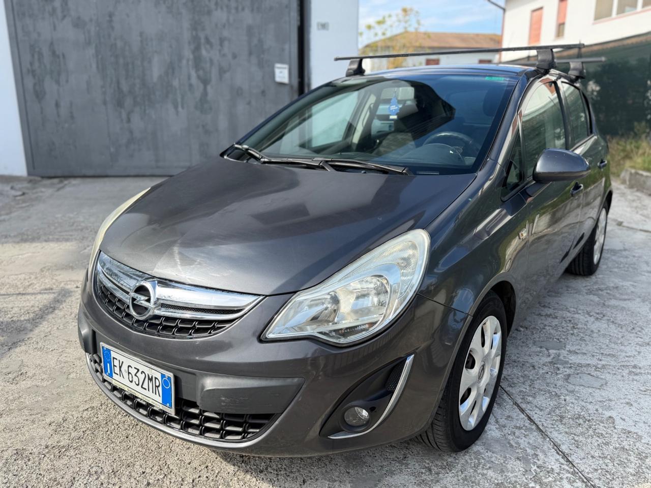 Opel Corsa 1.2 BENZINA POCHI KM 2011 NEOPATENTATI