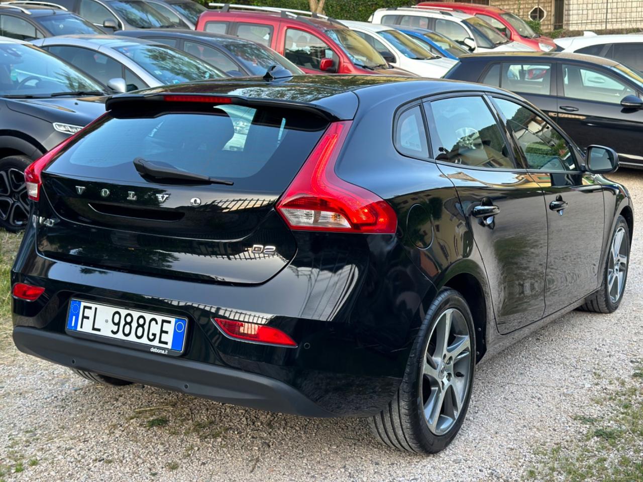 Volvo V40 D2 MOMENTUM KMCERT UNICOPR EU6B