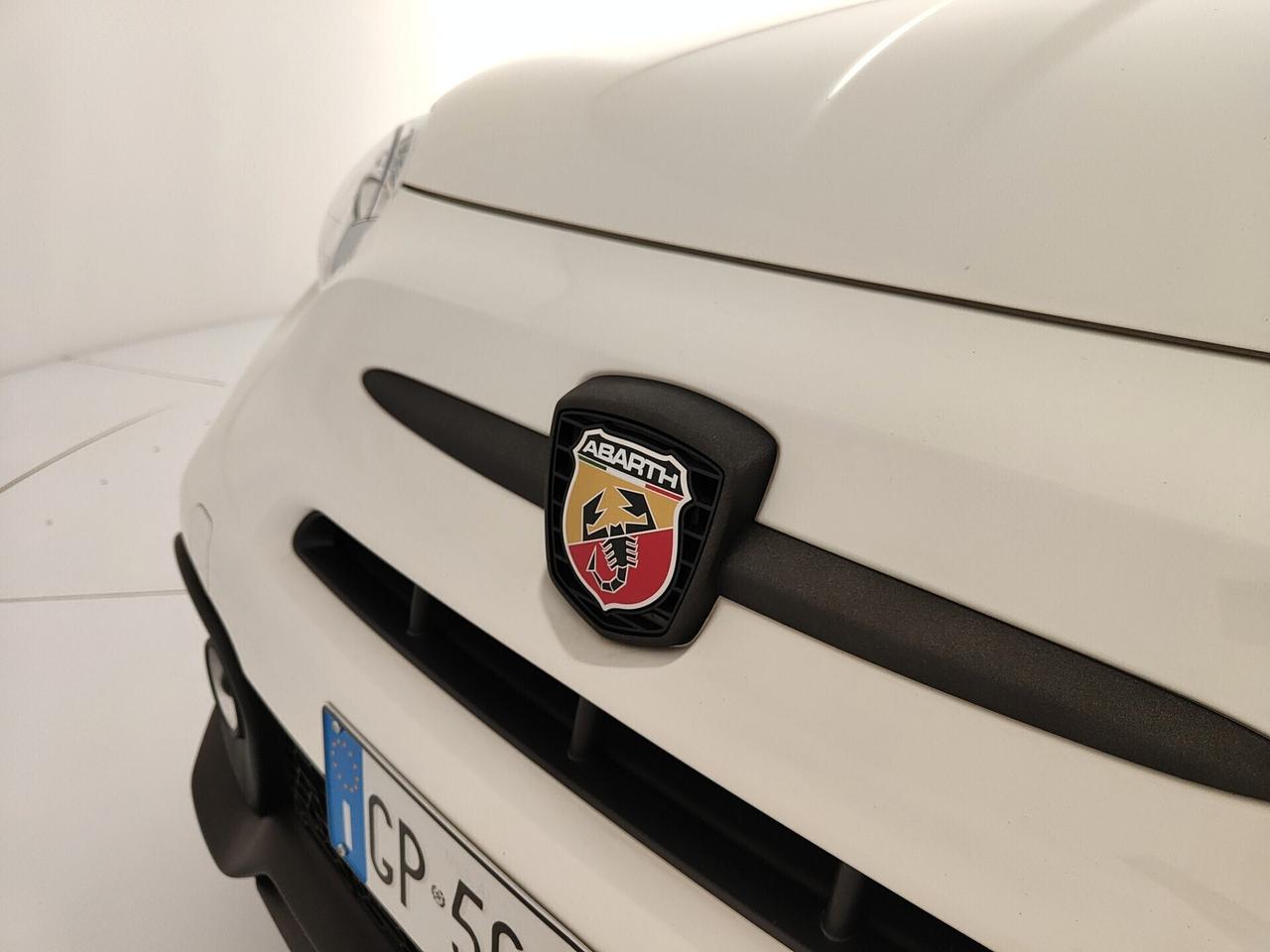 Abarth 695 C 1.4 Turbo T-Jet 180 CV