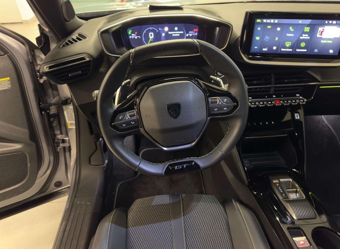 Peugeot 2008 PureTech 130 GT EAT8