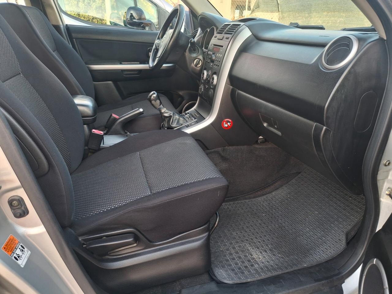 Suzuki Grand Vitara 1.9 DDiS-5 Porte-Executive-4X4-