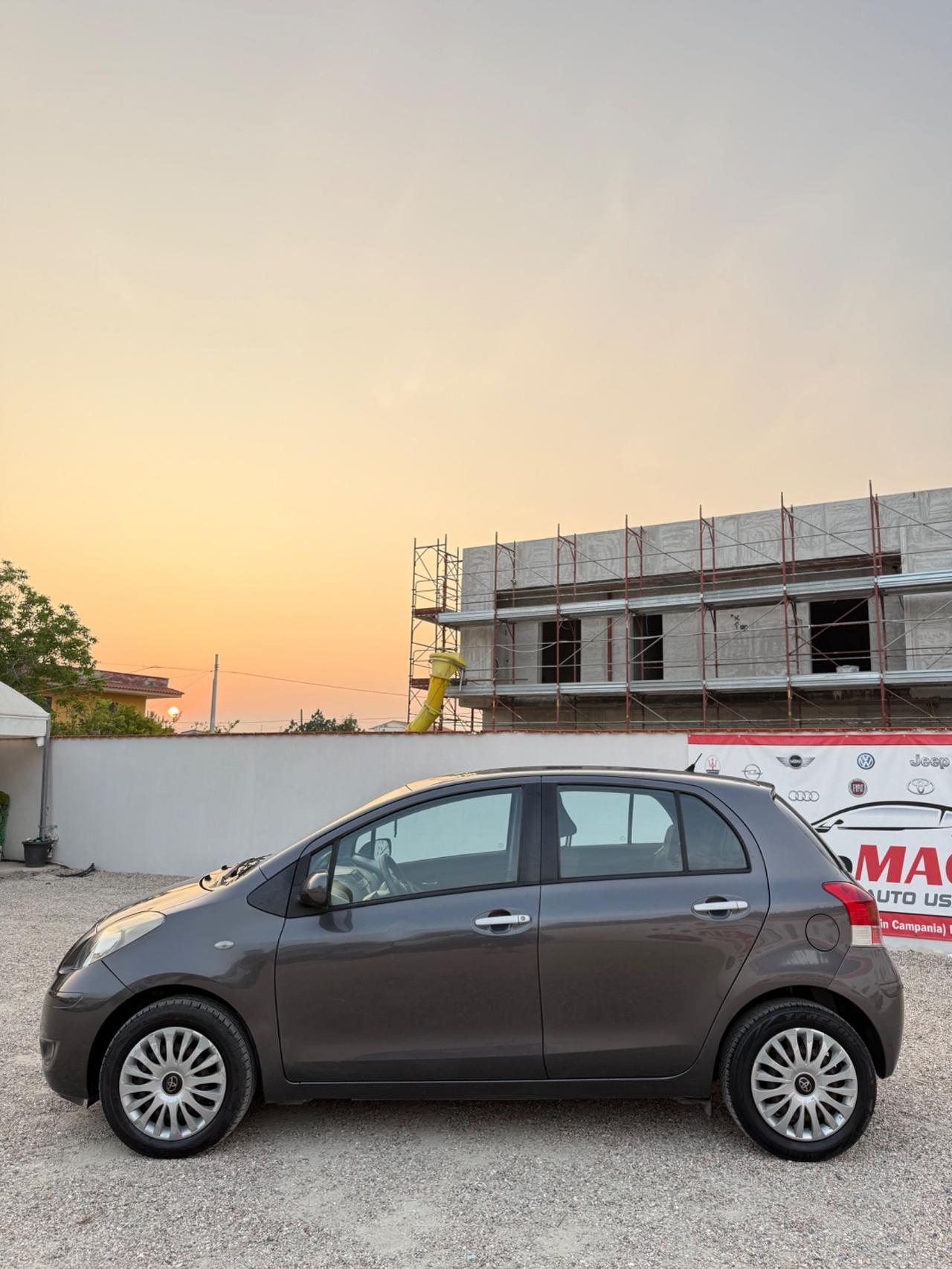 Toyota Yaris 1.0 5 porte Sol