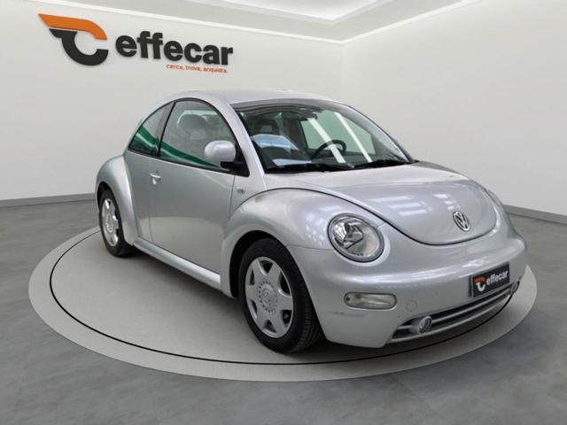 VOLKSWAGEN New Beetle 2.0